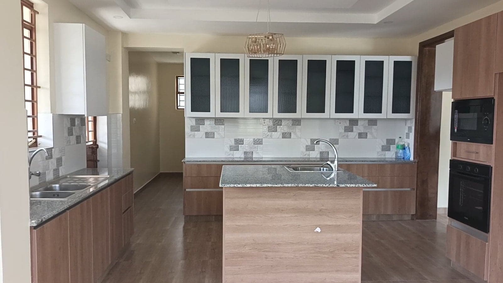Property - Image 18