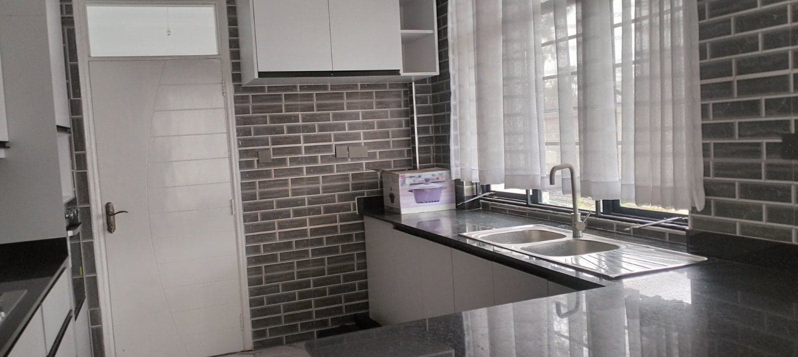 Property - Image 18