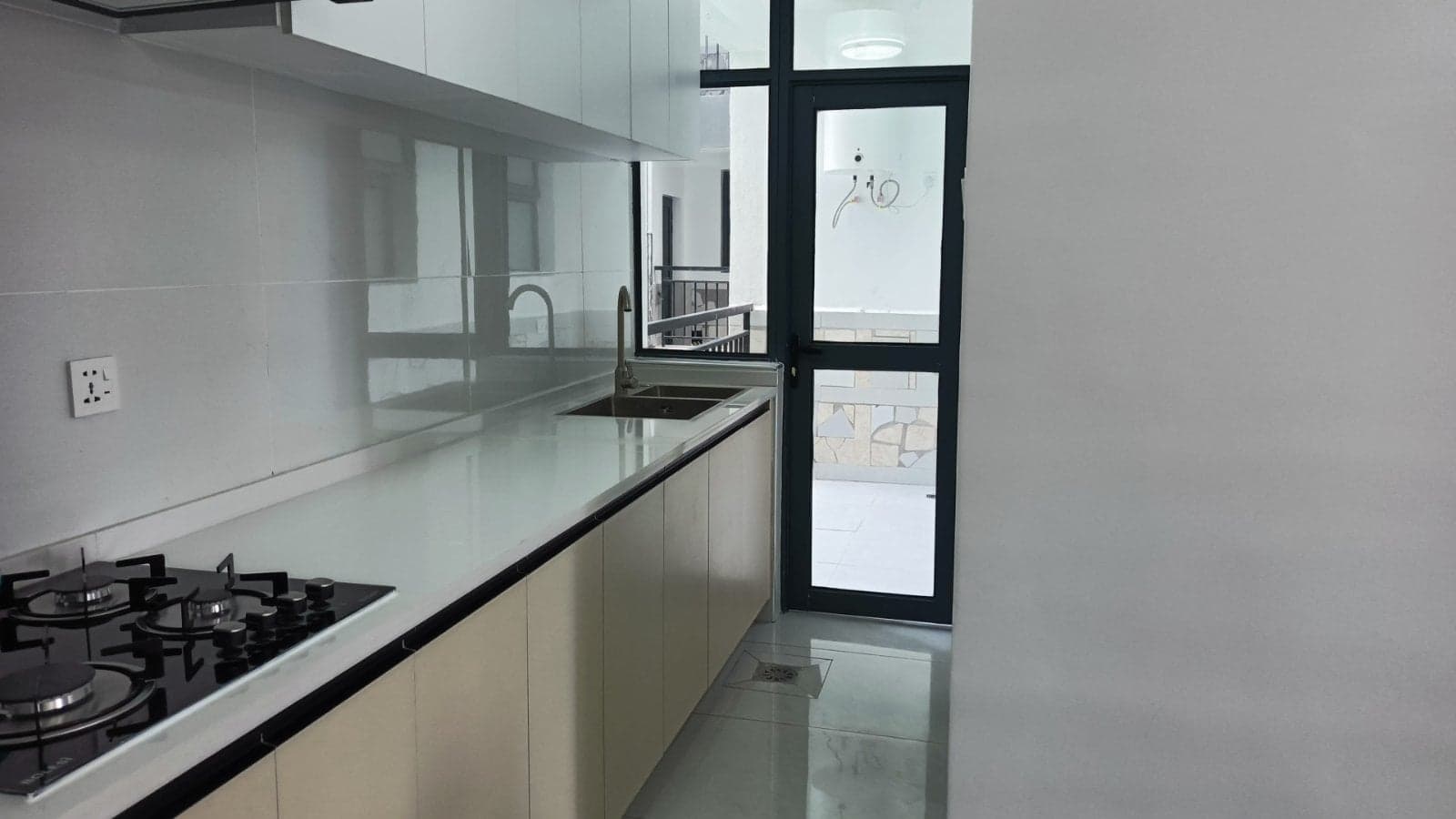 Property - Image 13