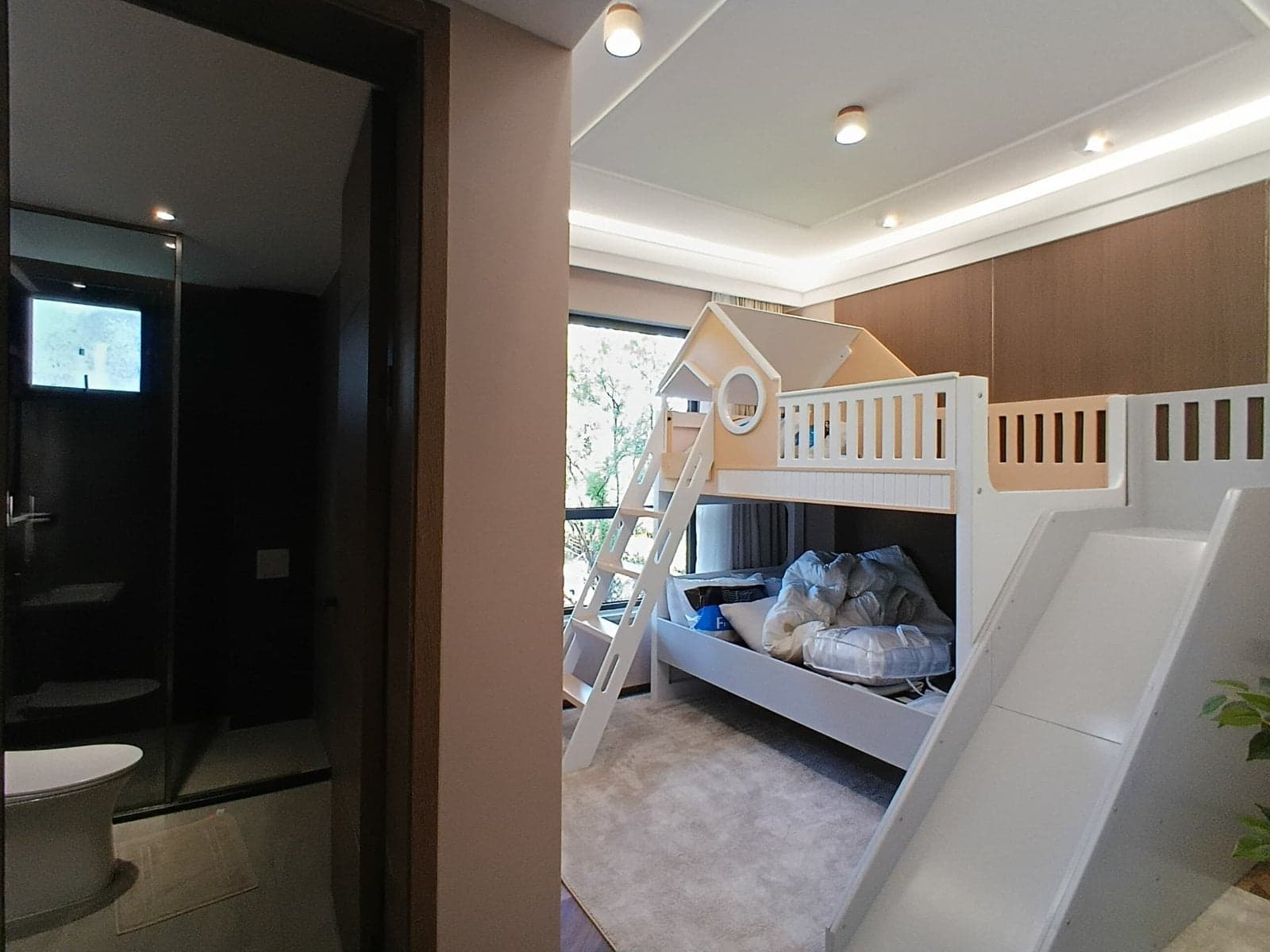 Property - Image 11