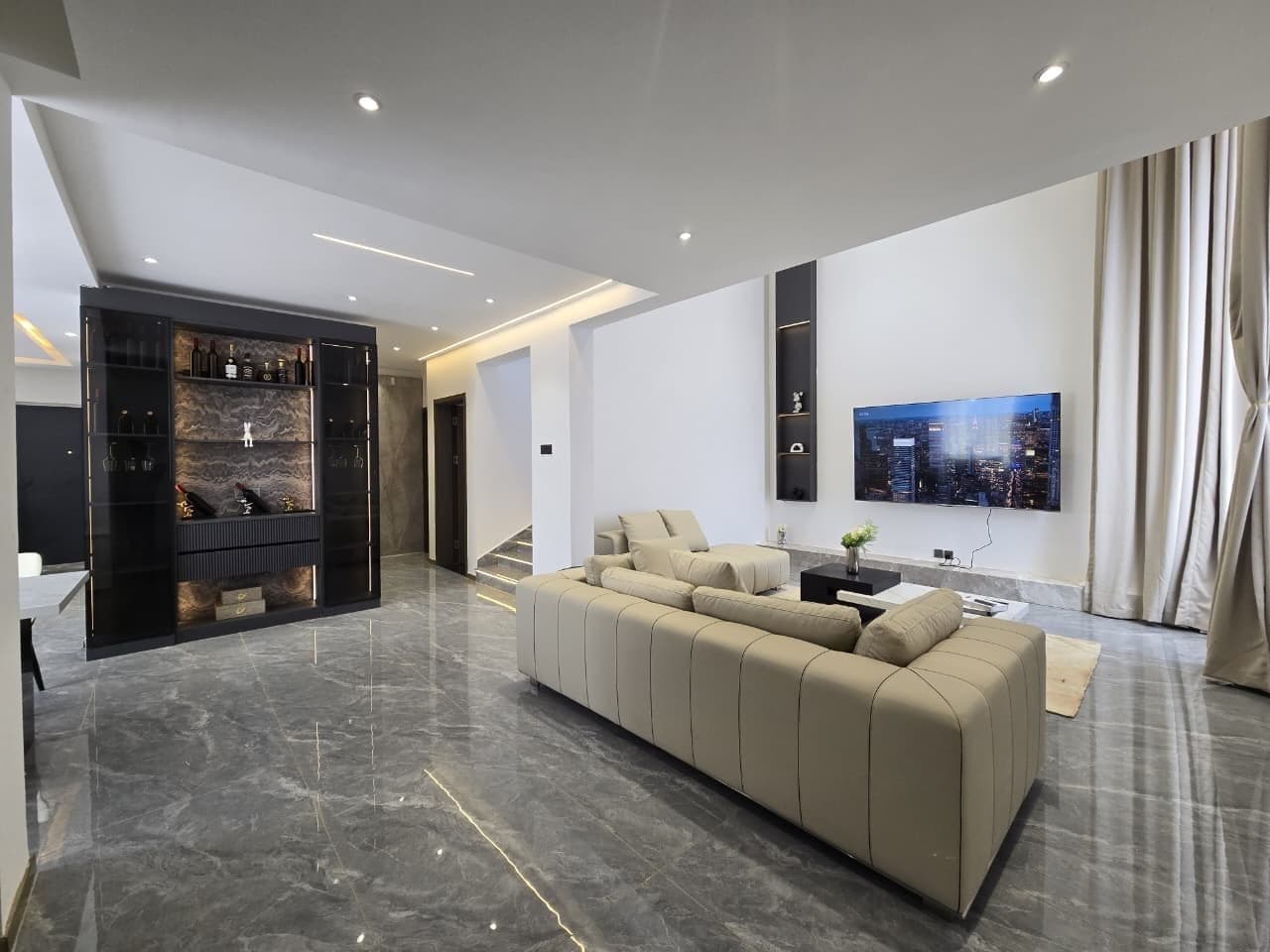 Property - Image 9