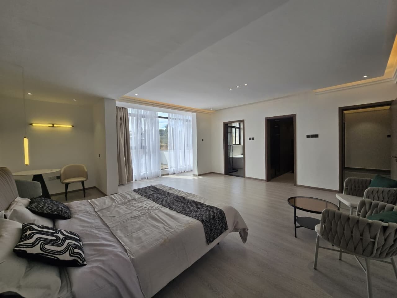 Property - Image 12