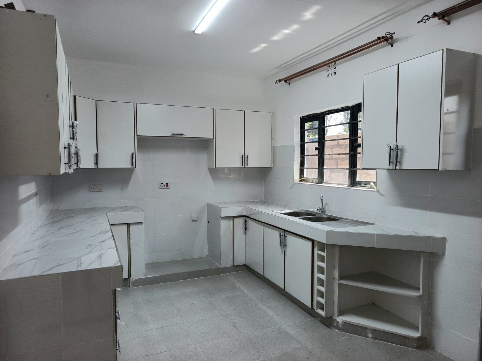 Property - Image 2