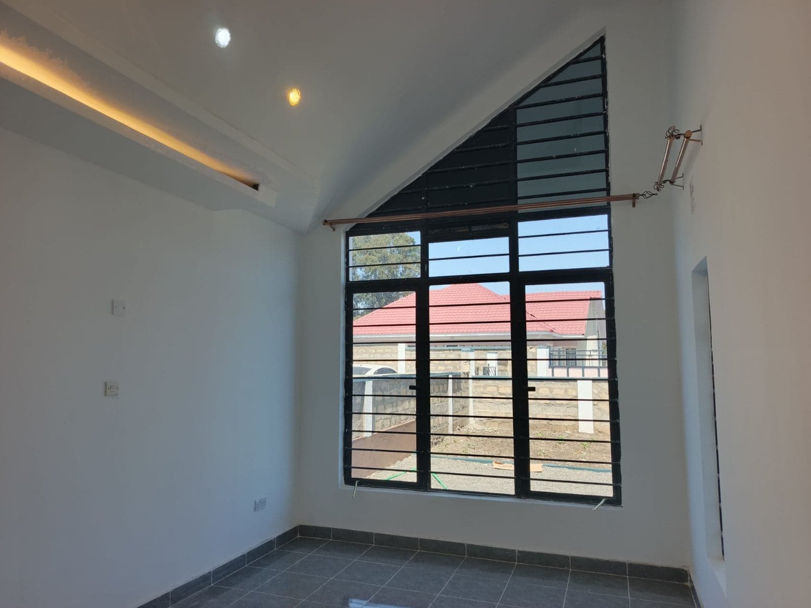 Property - Image 18