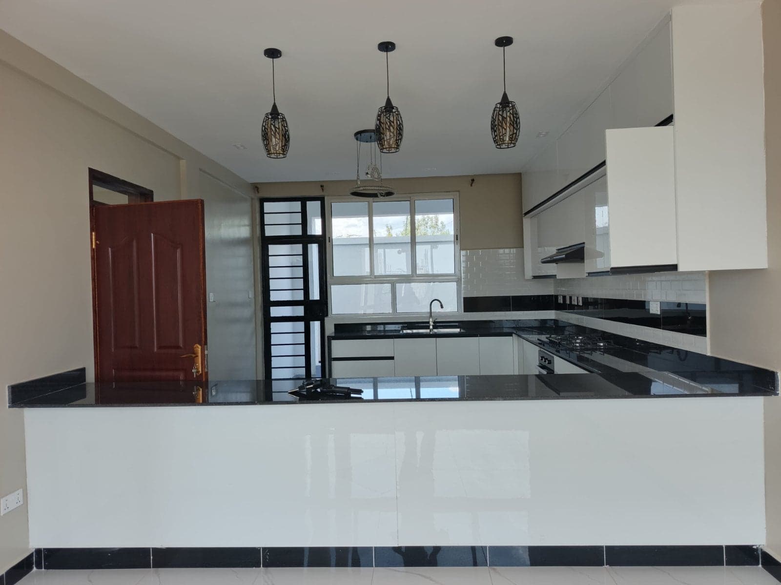 Property - Image 4