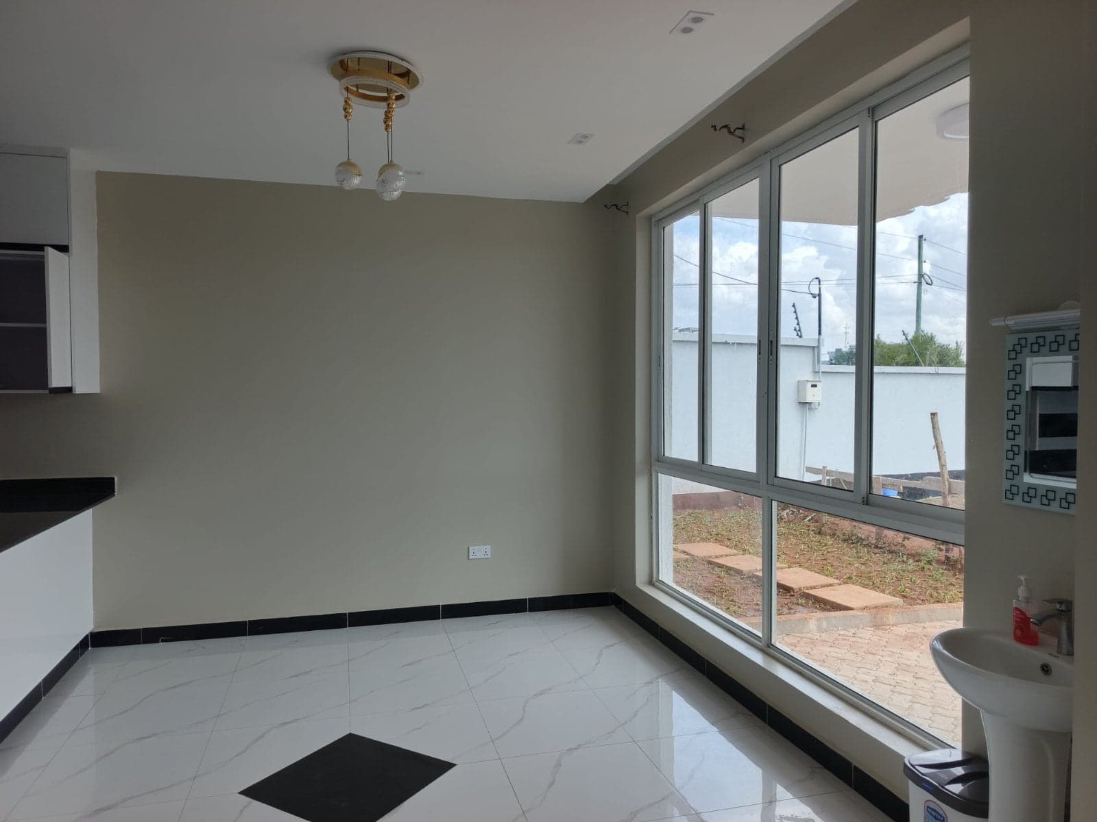 Property - Image 15