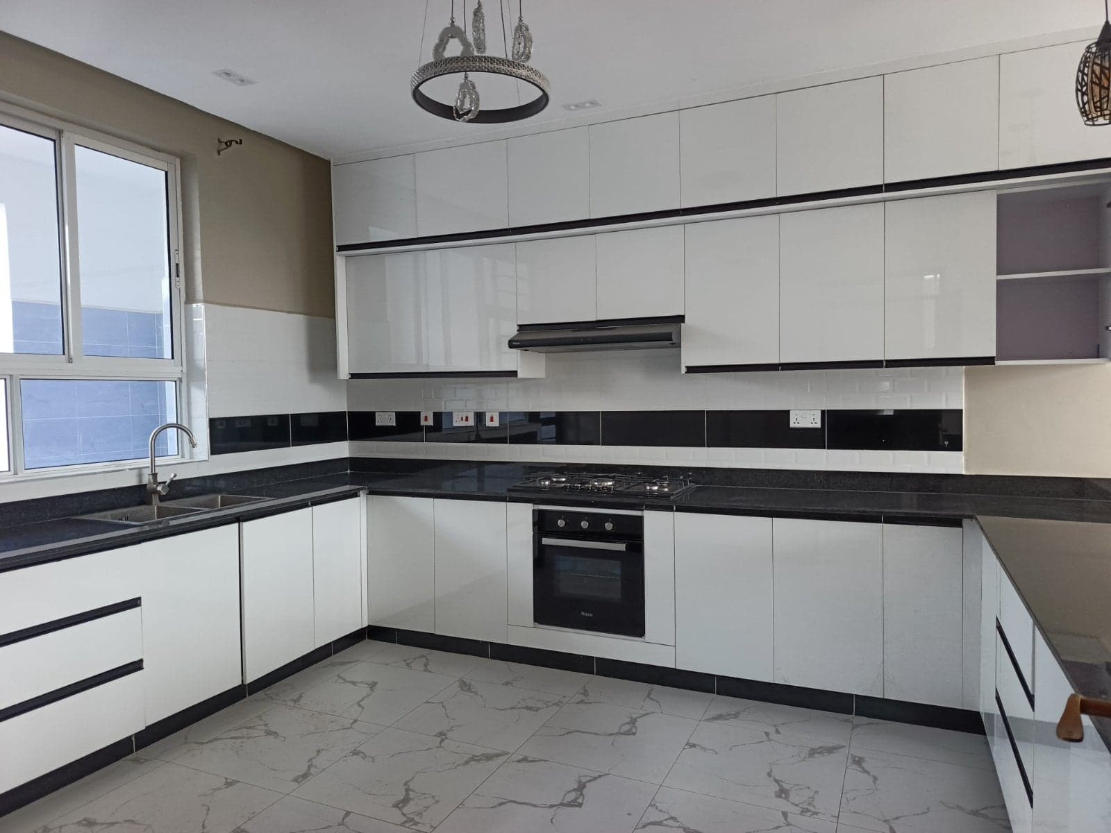 Property - Image 19