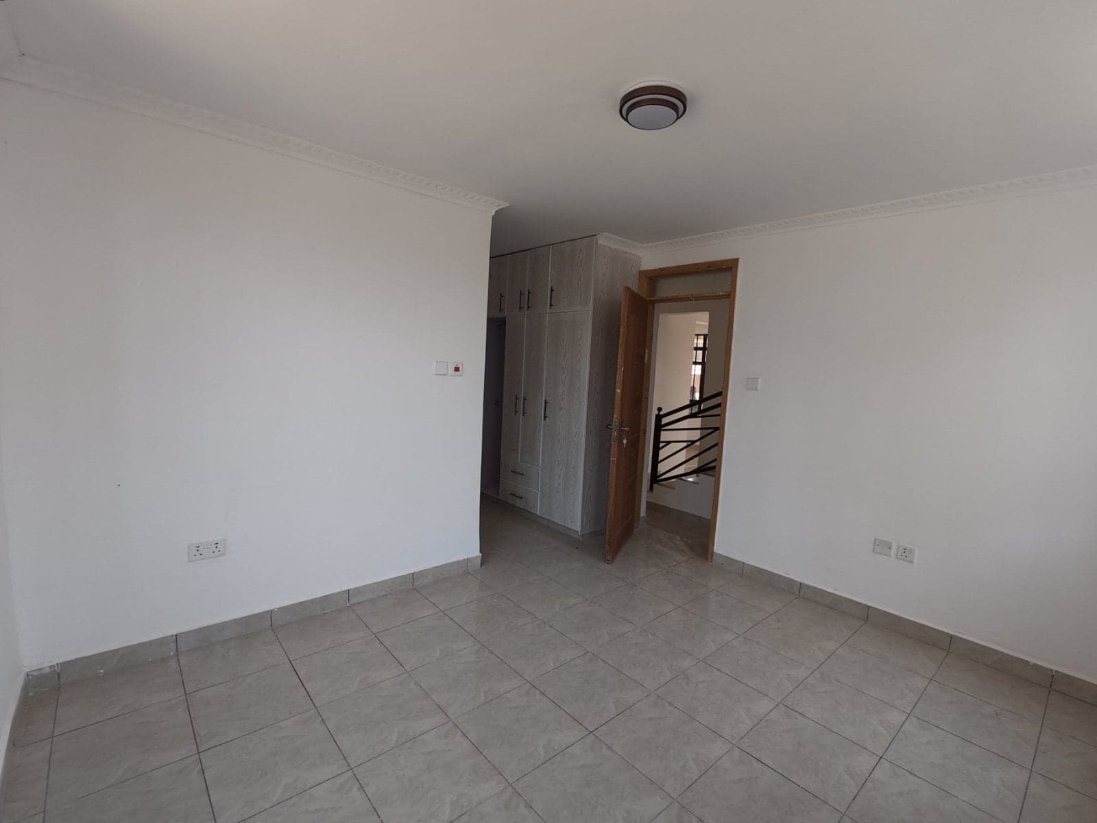 Property - Image 11