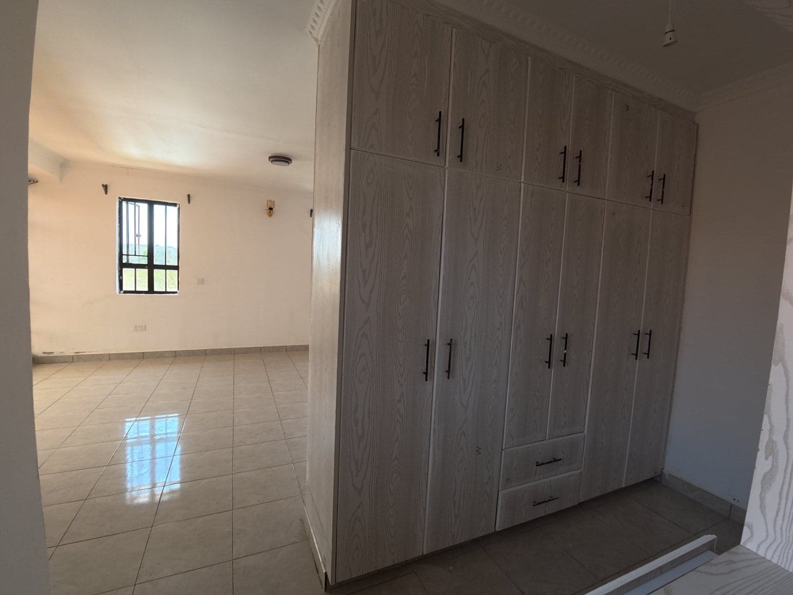 Property - Image 30