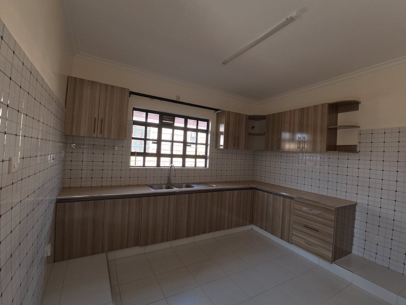 Property - Image 11
