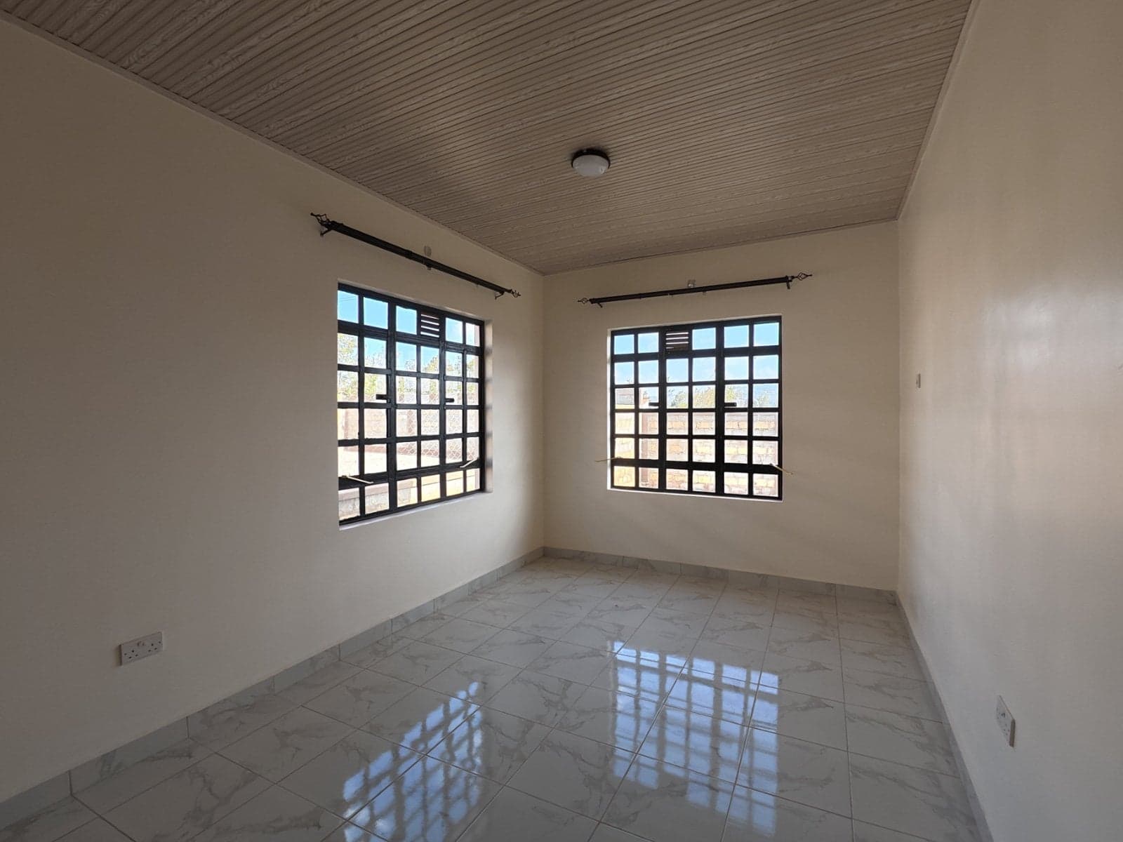 Property - Image 15