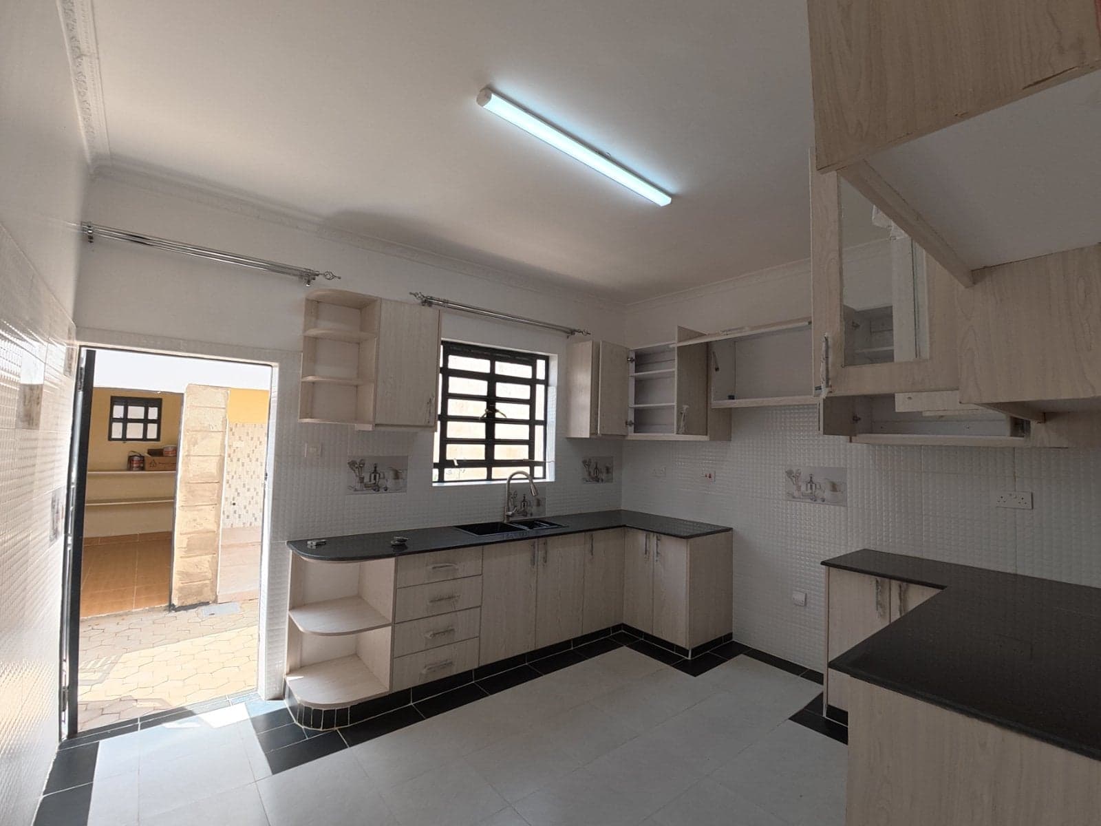 Property - Image 9