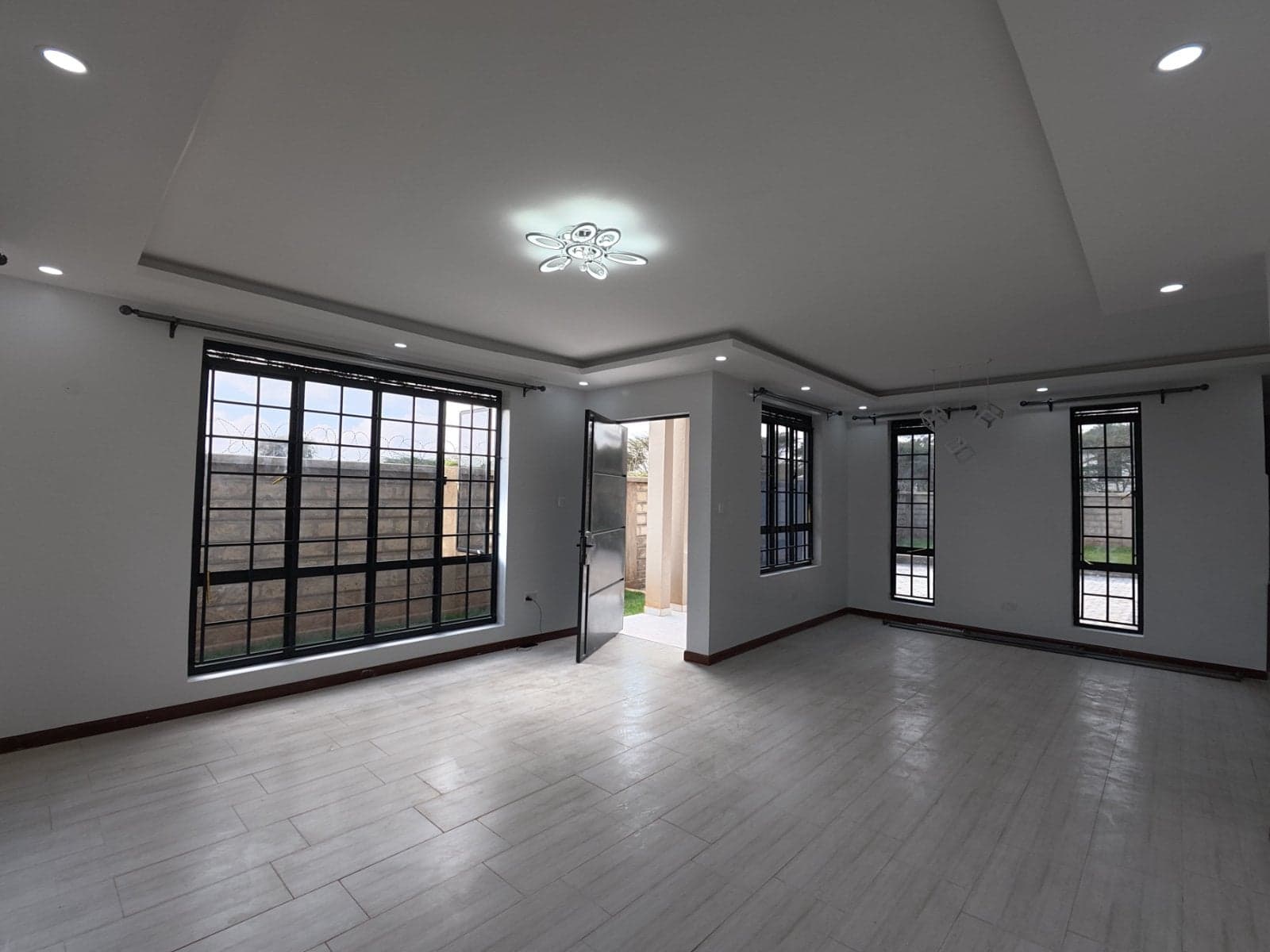 Property - Image 9