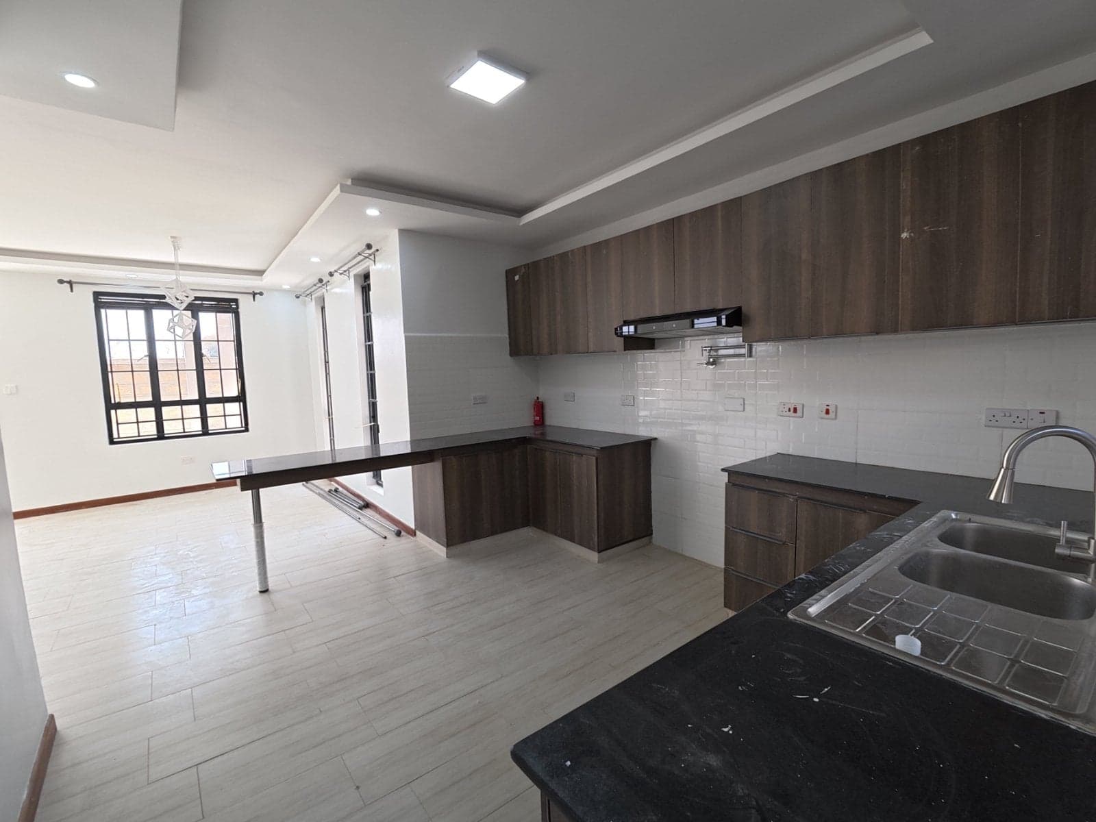 Property - Image 11