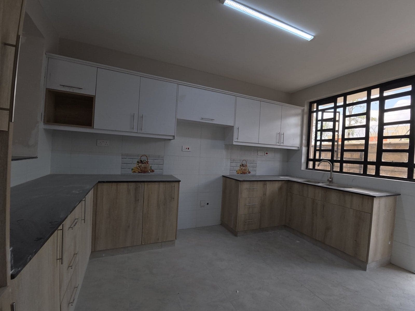 Property - Image 11