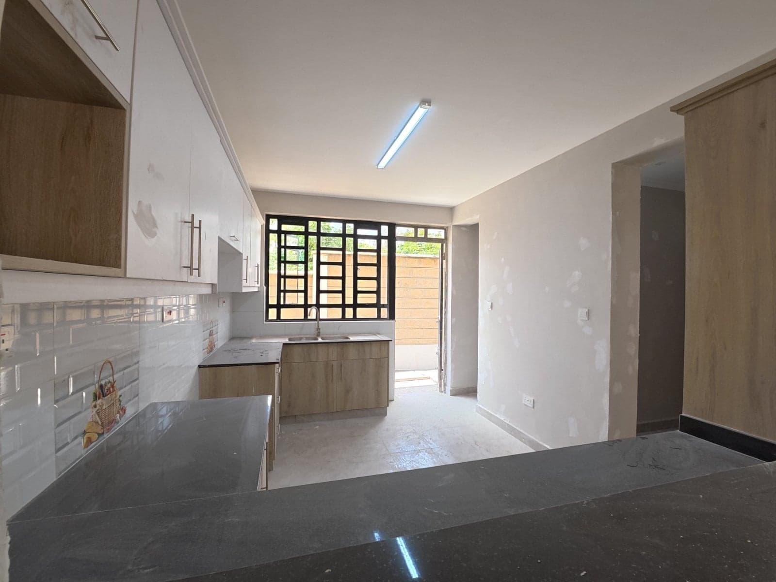 Property - Image 12