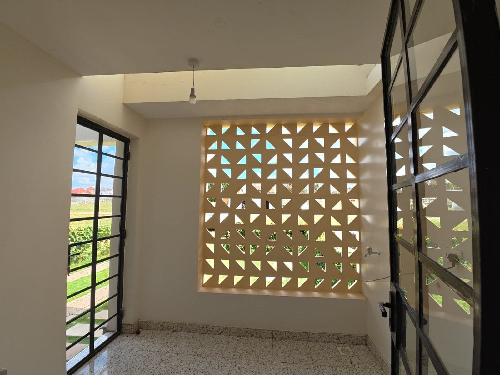 Property - Image 8