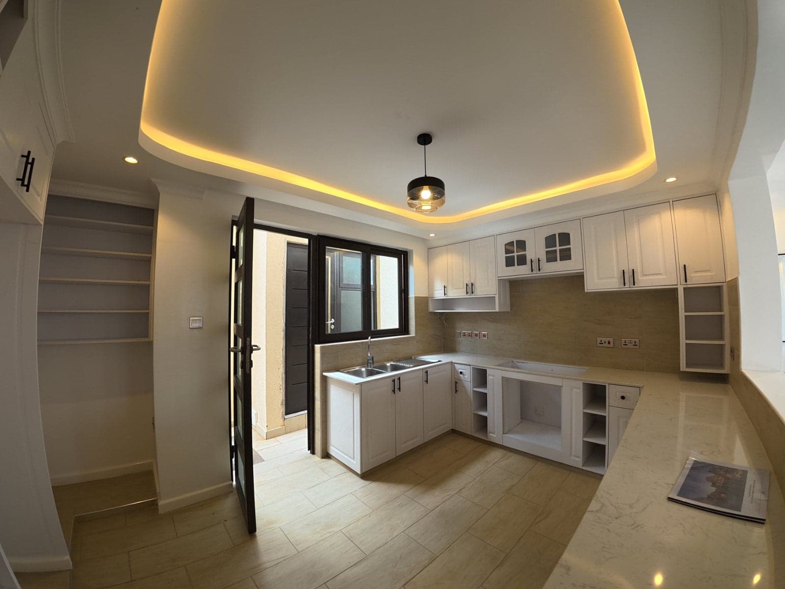 Property - Image 11