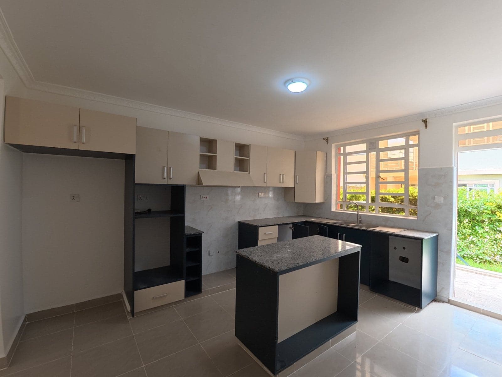 Property - Image 15