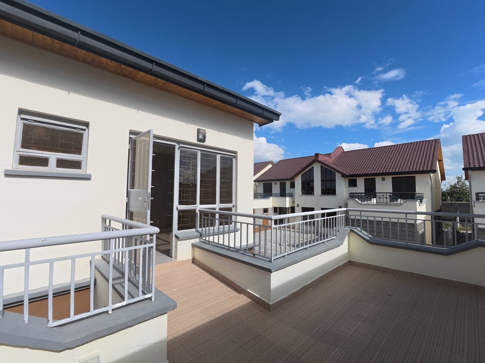 Property - Image 4