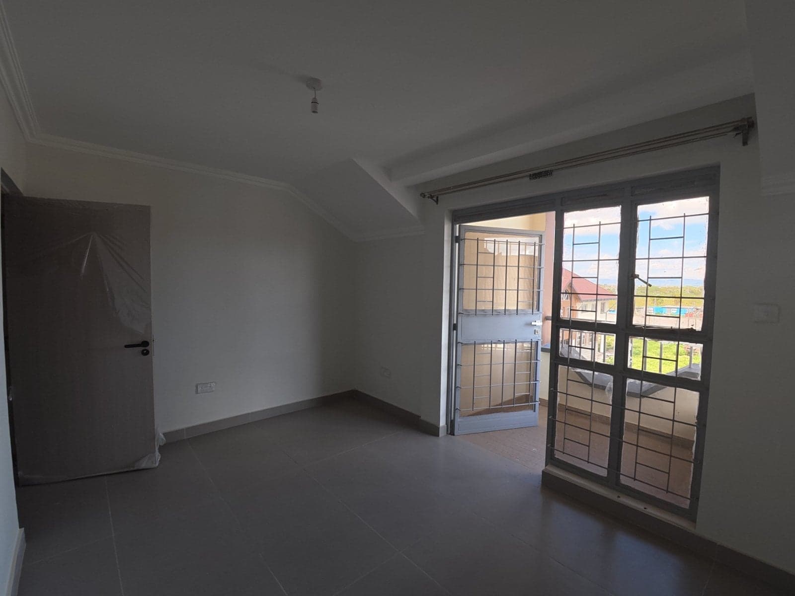 Property - Image 17
