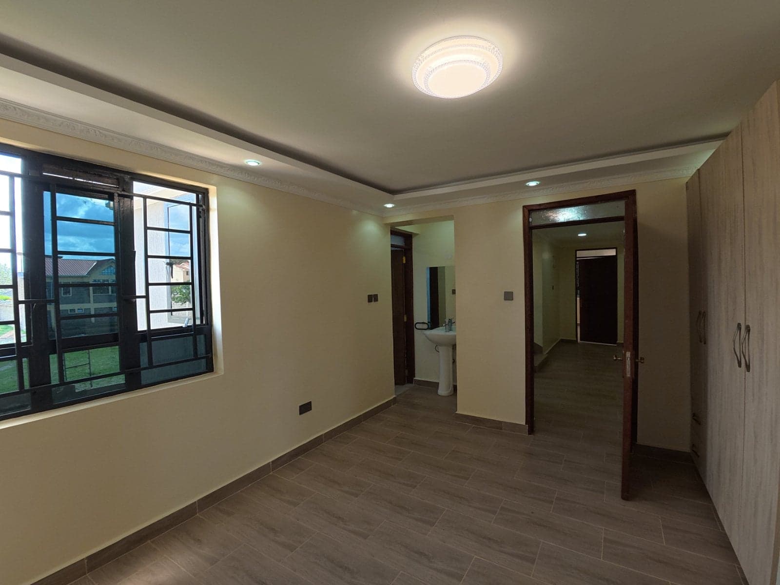 Property - Image 19