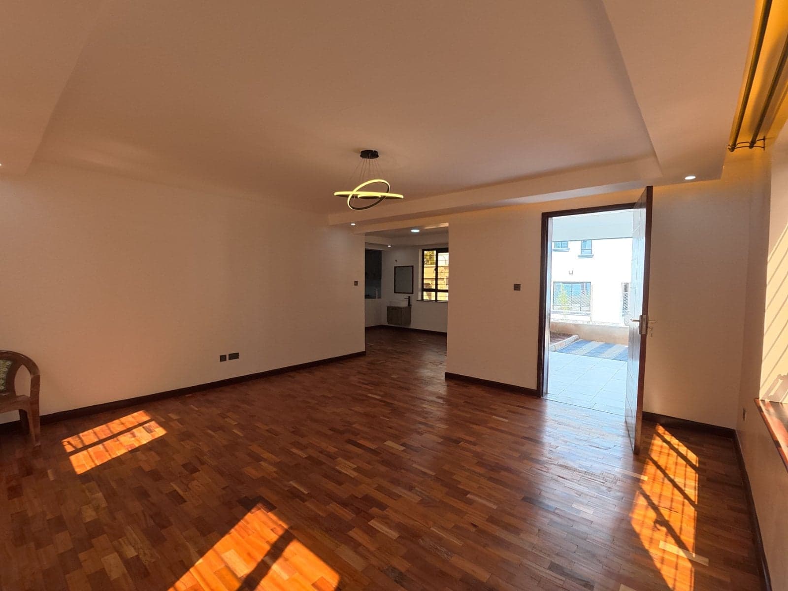 Property - Image 8