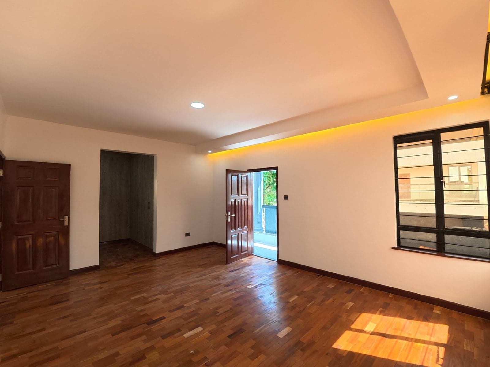 Property - Image 12