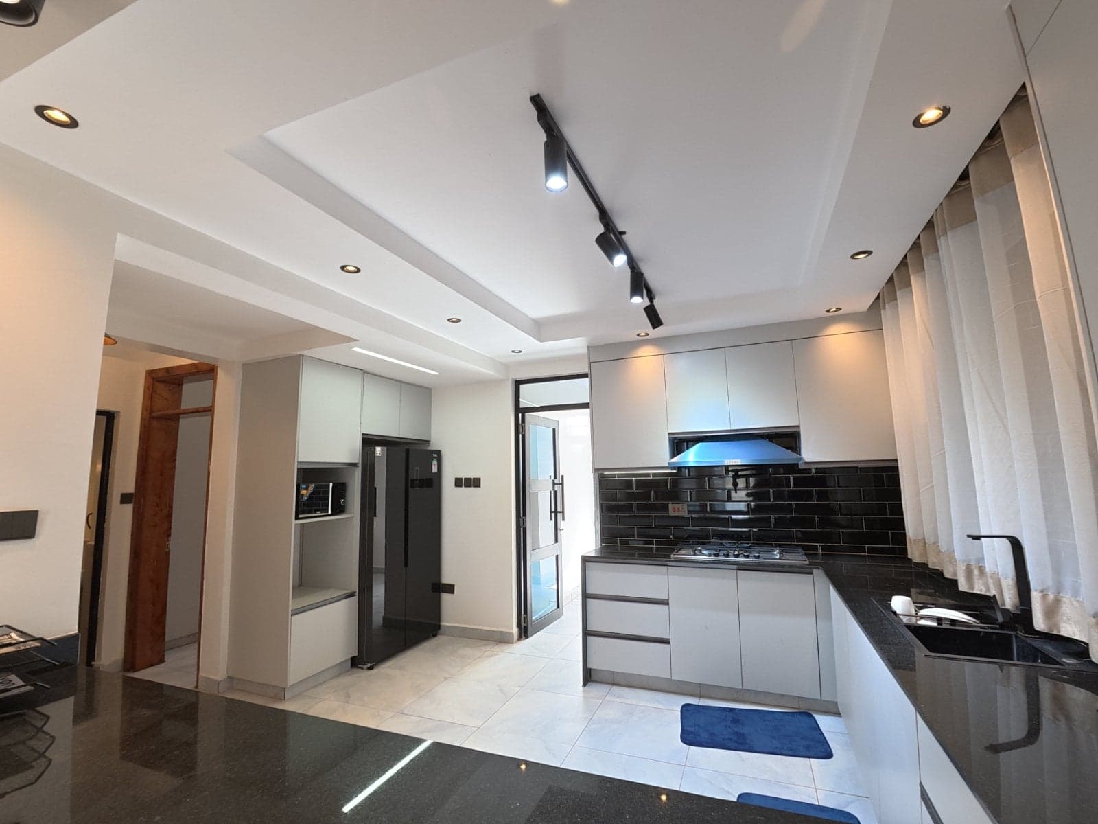 Property - Image 18