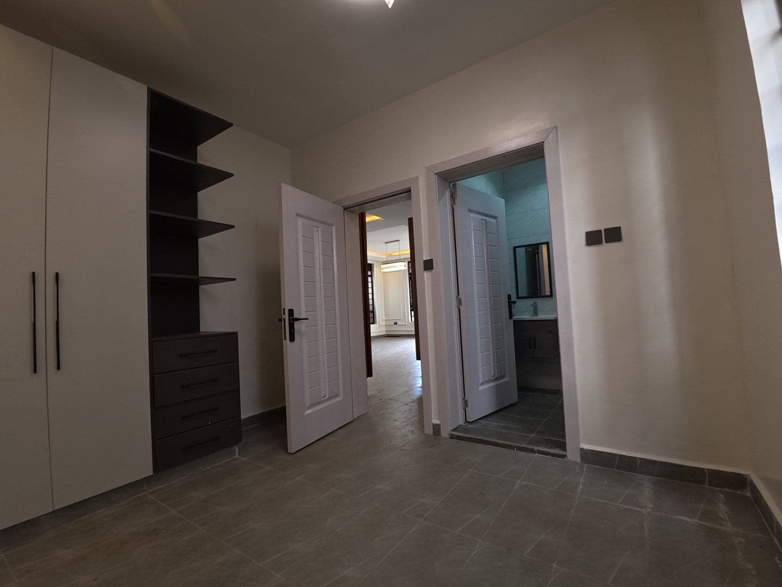 Property - Image 8
