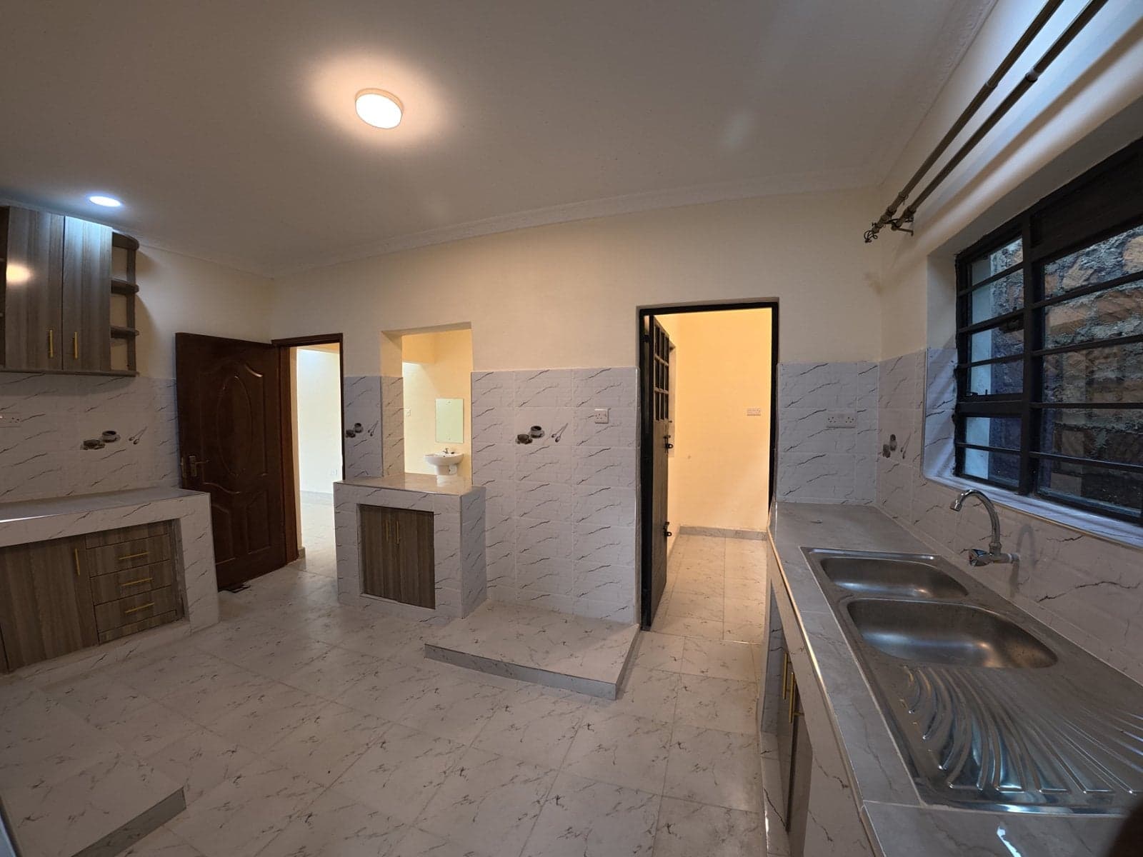 Property - Image 10