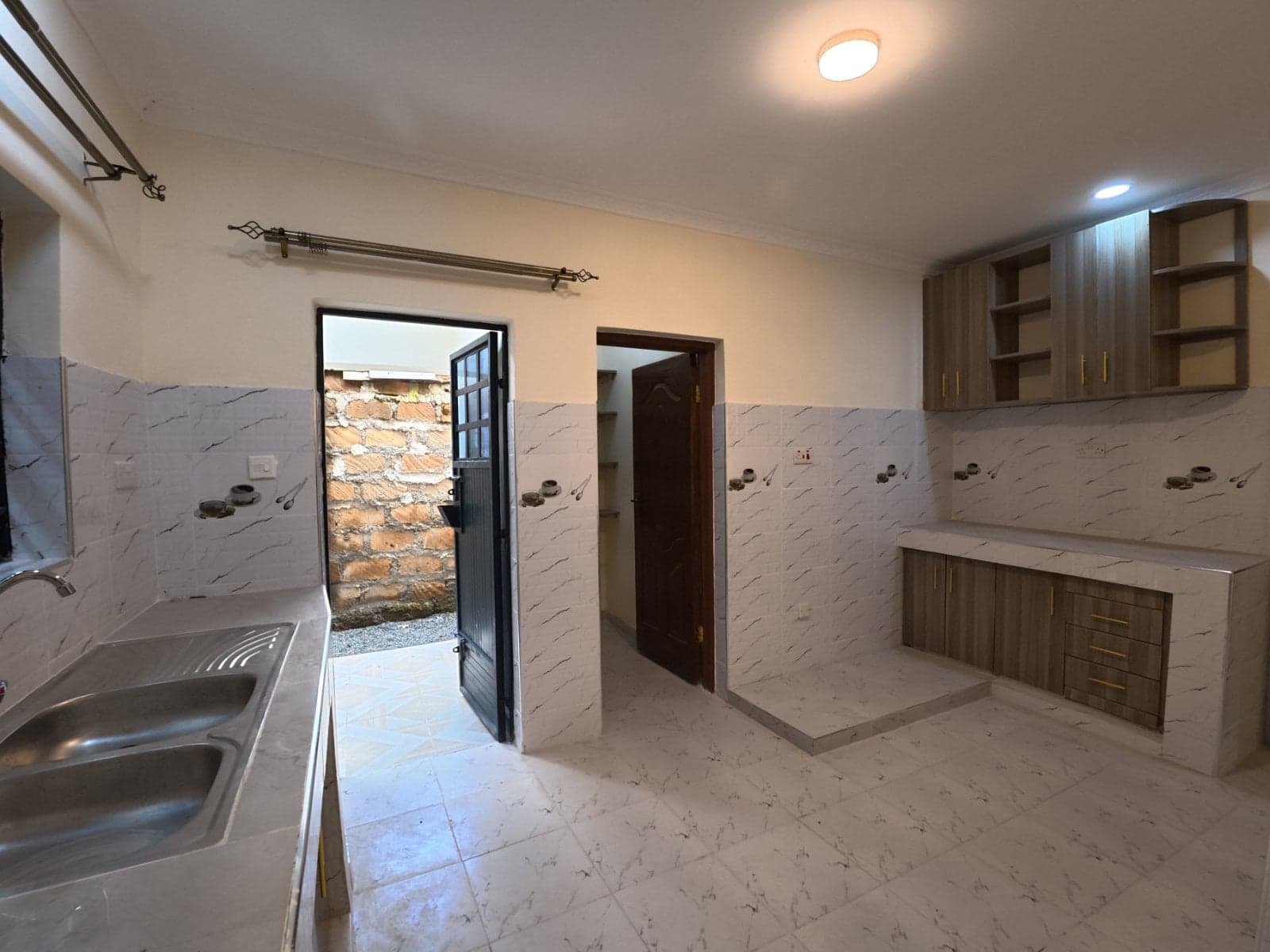 Property - Image 14