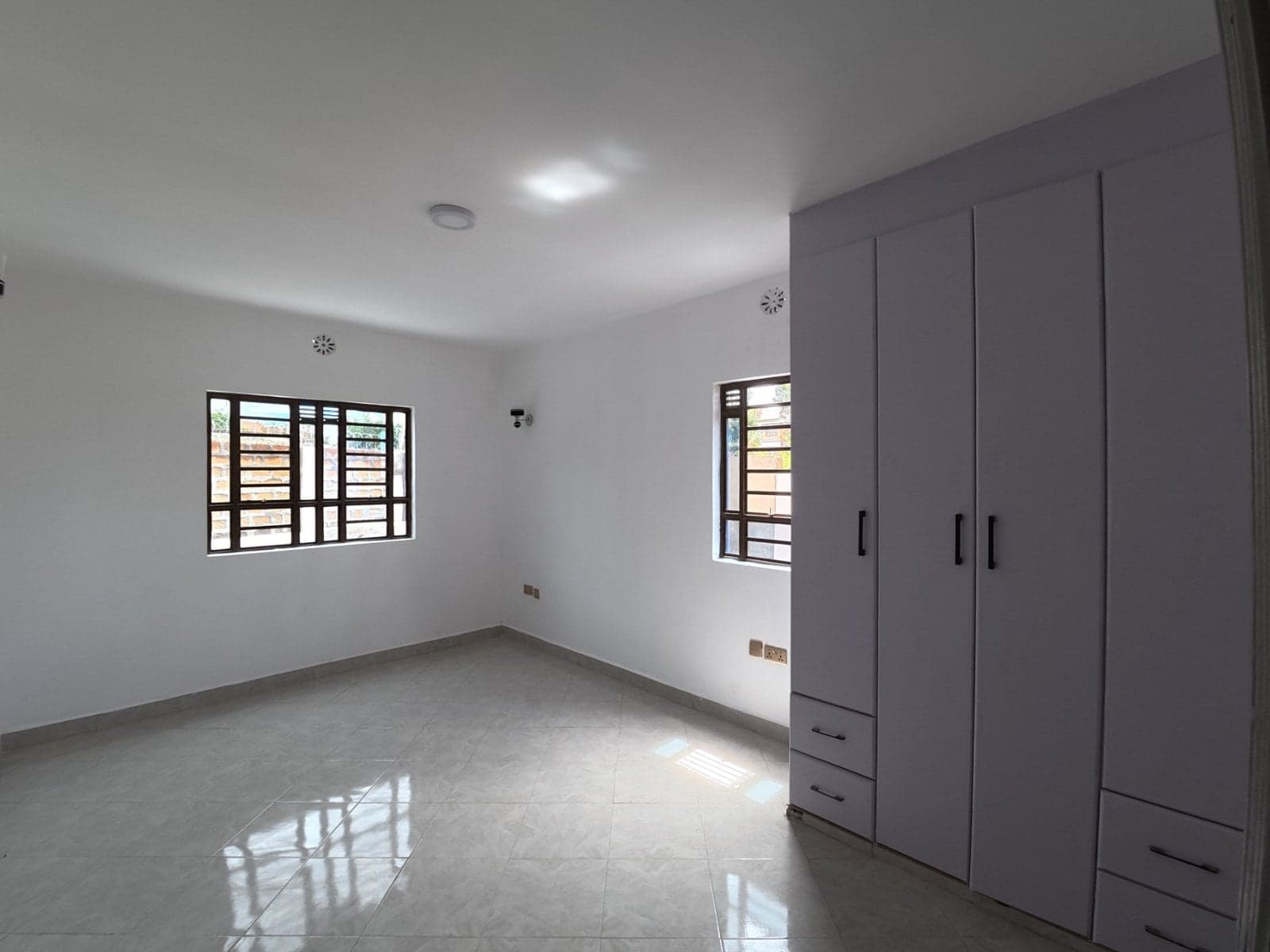 Property - Image 11