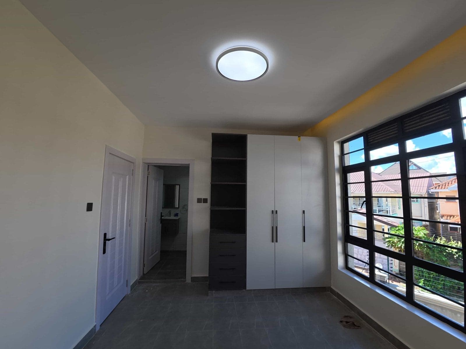 Property - Image 12