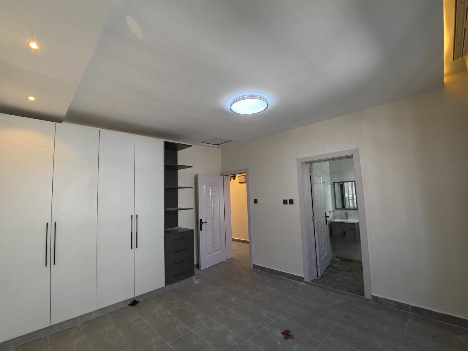 Property - Image 11