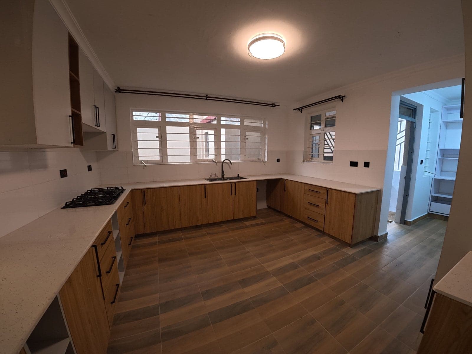 Property - Image 10