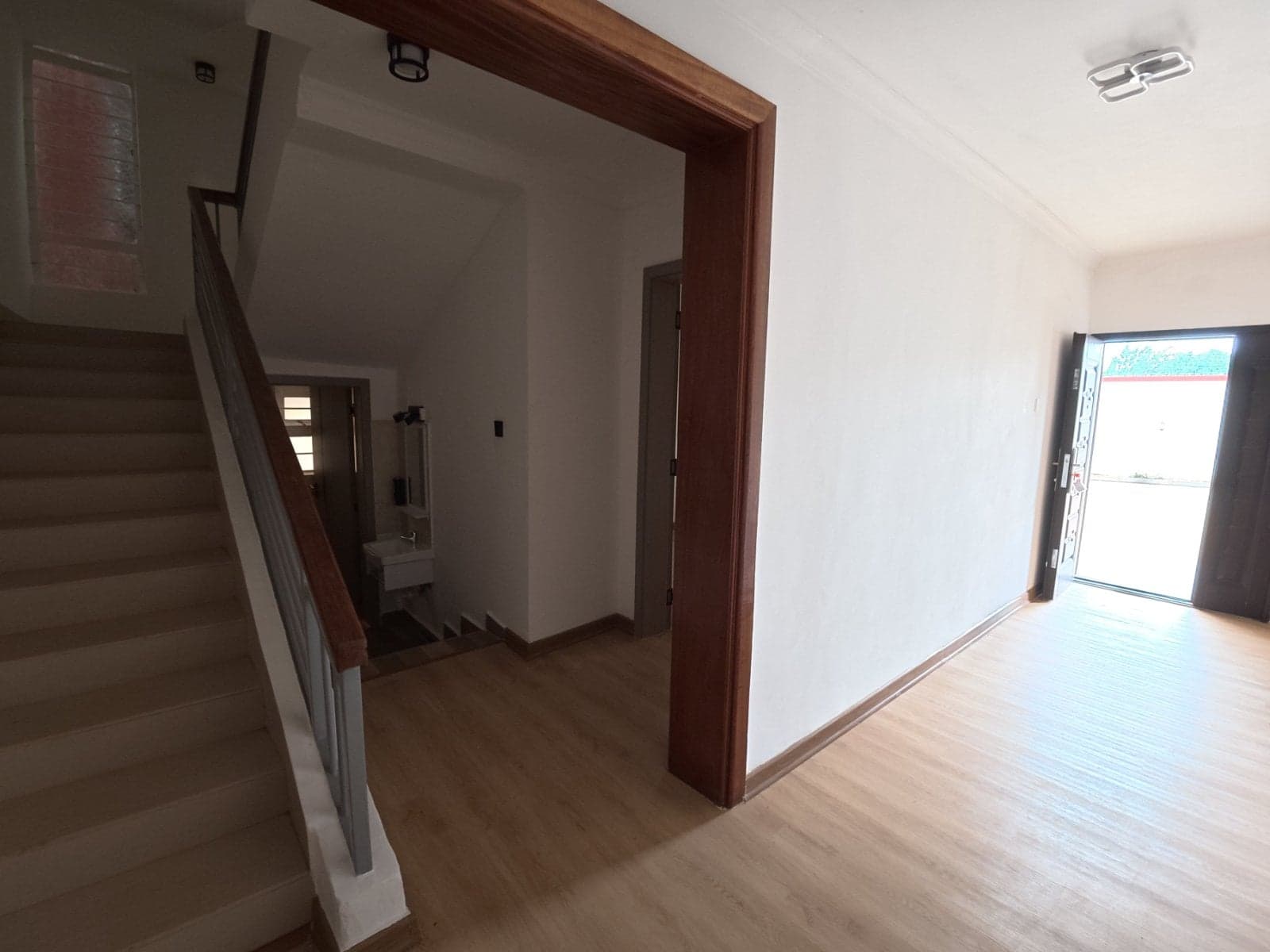 Property - Image 9