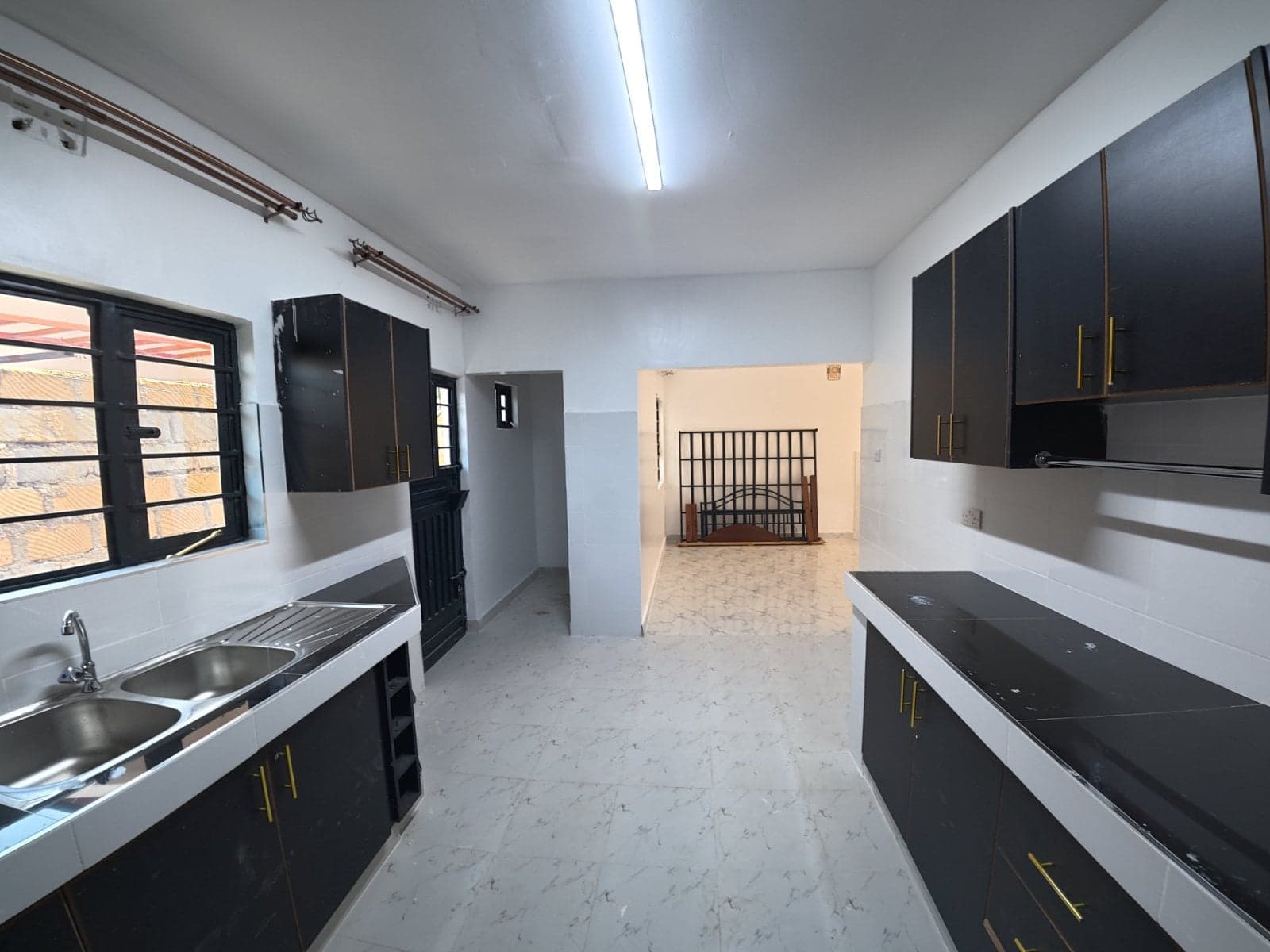 Property - Image 9