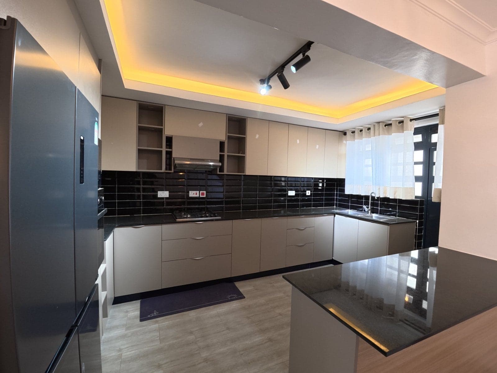 Property - Image 11