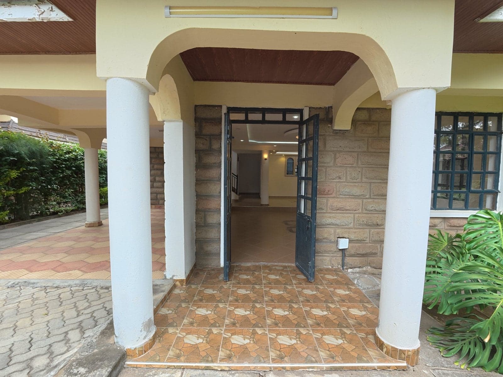 Property - Image 9