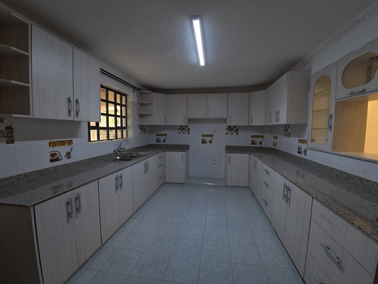 Property - Image 12