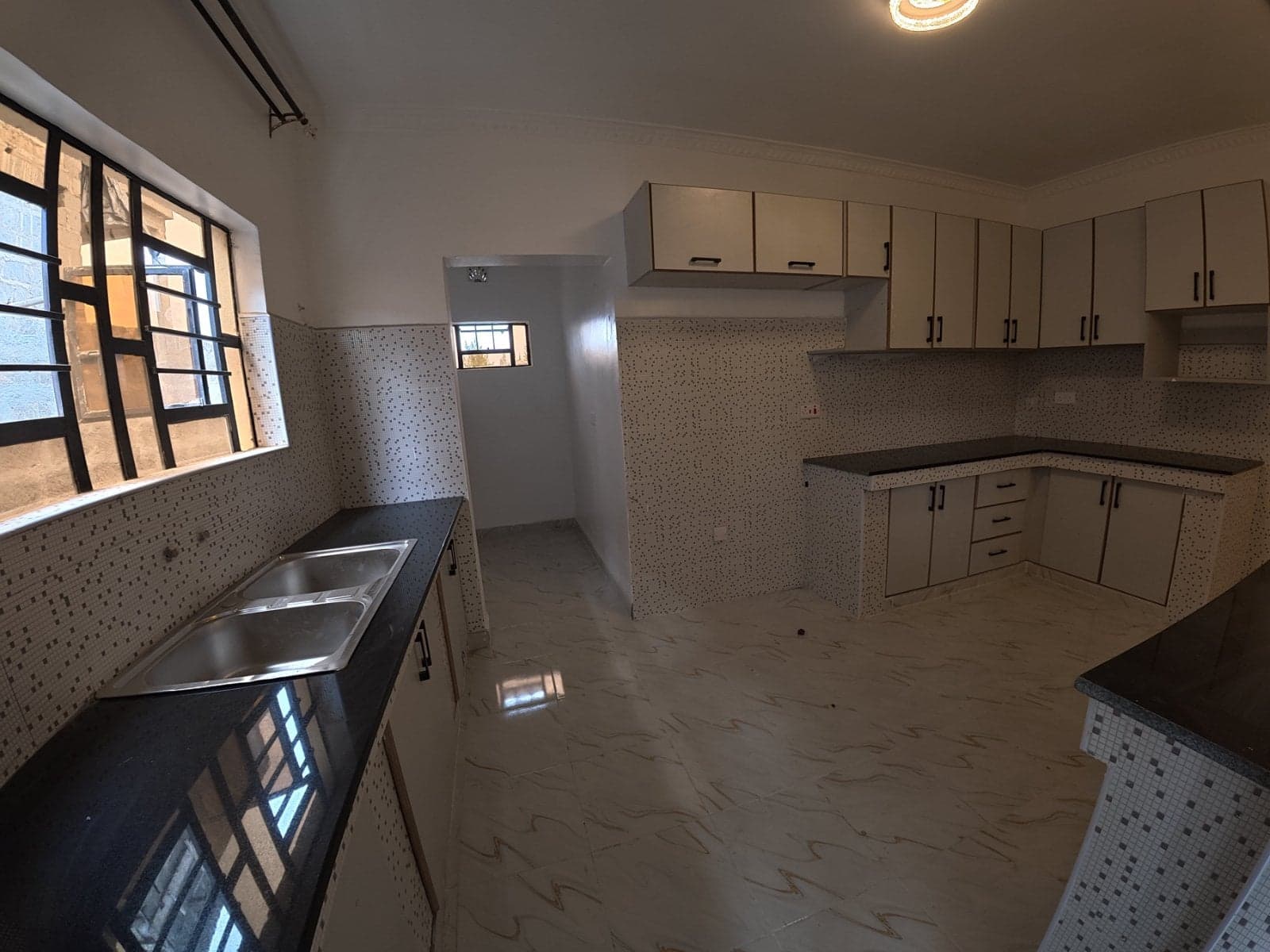 Property - Image 8