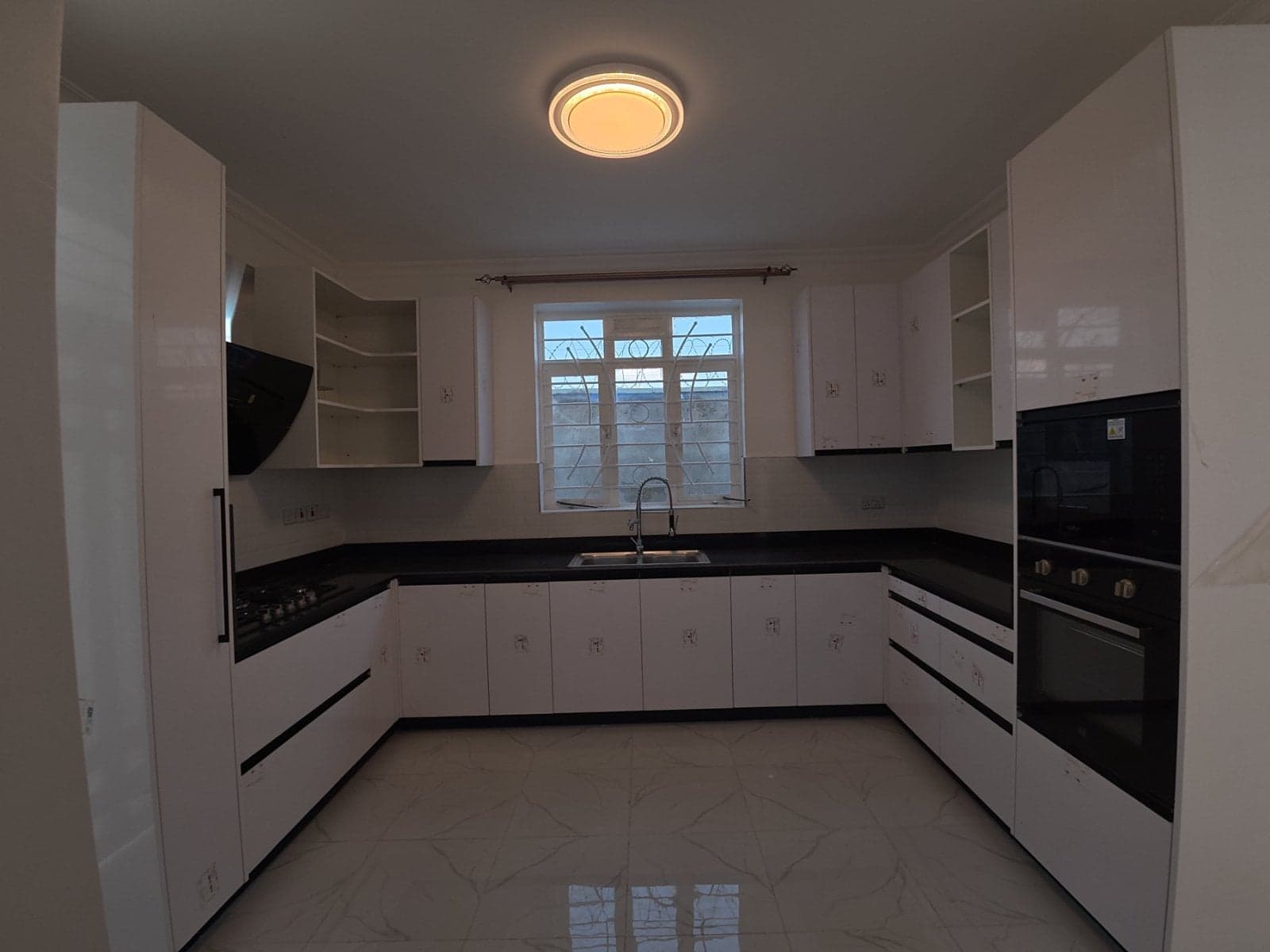 Property - Image 12