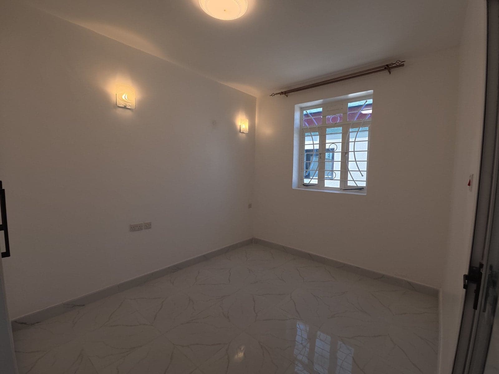 Property - Image 18