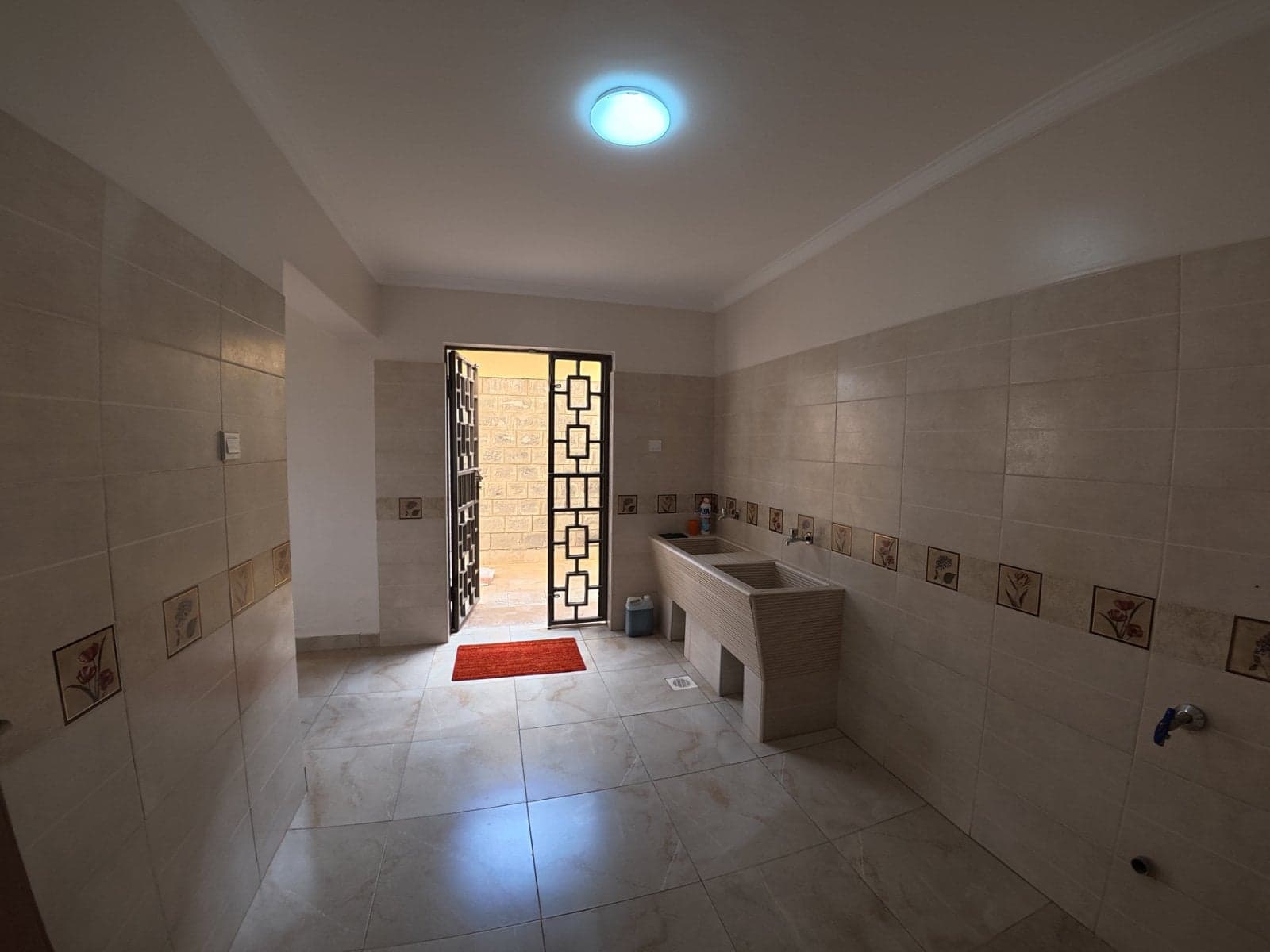 Property - Image 10