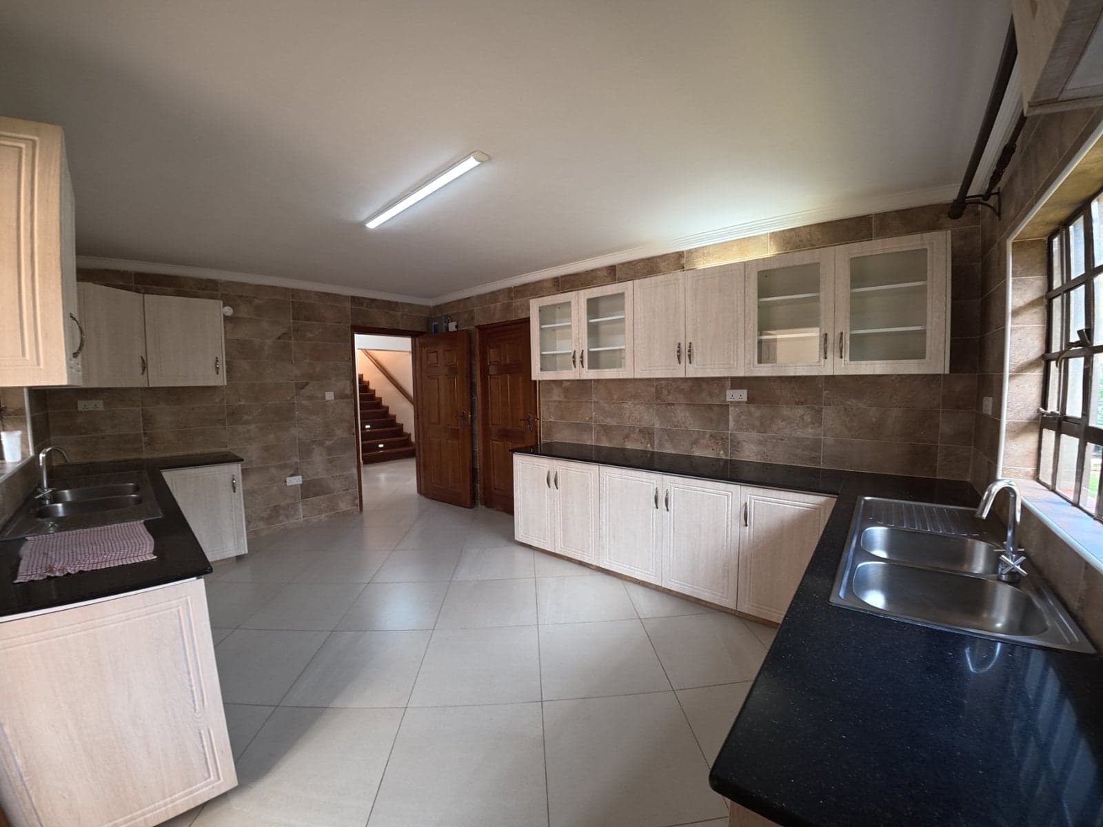 Property - Image 12