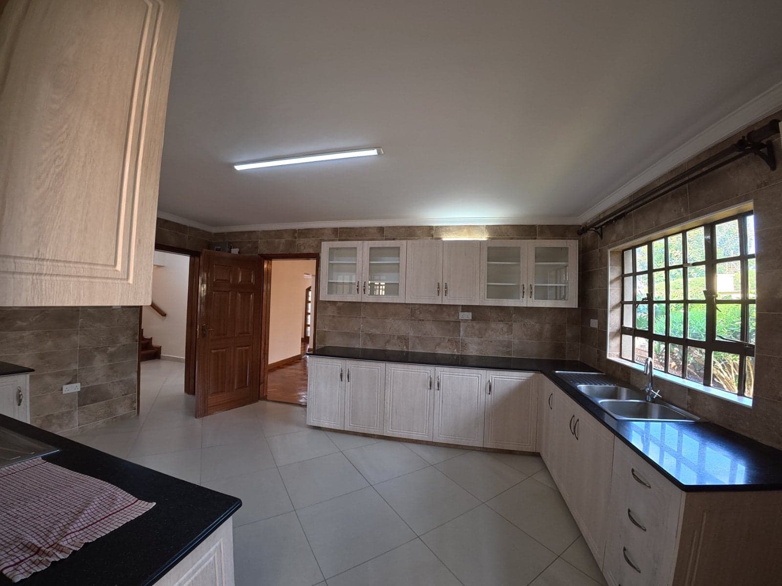 Property - Image 13