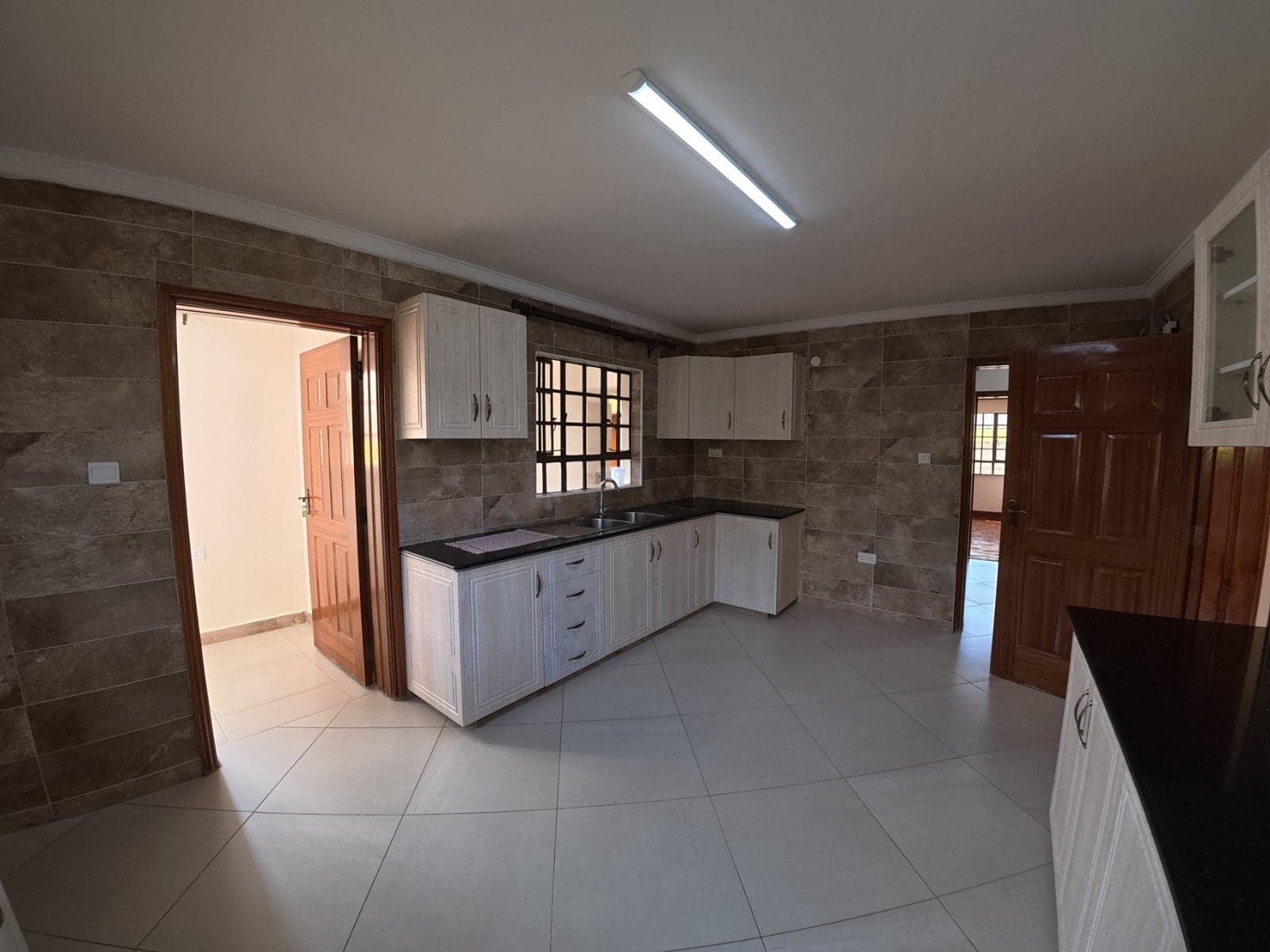 Property - Image 14